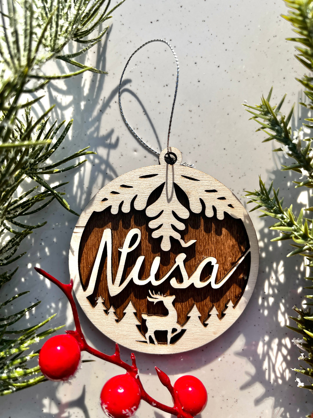 Čarobni personalizirani božični obeski iz lesa