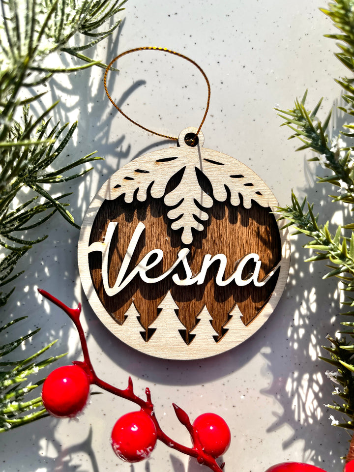 Čarobni personalizirani božični obeski iz lesa