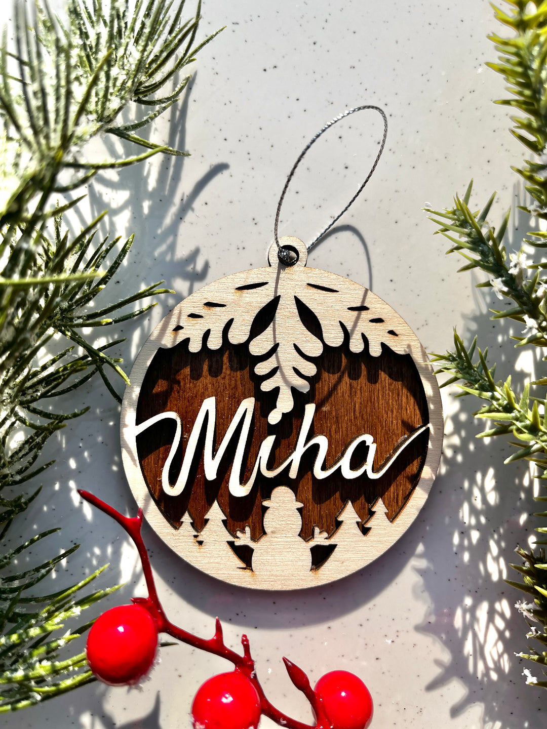Čarobni personalizirani božični obeski iz lesa