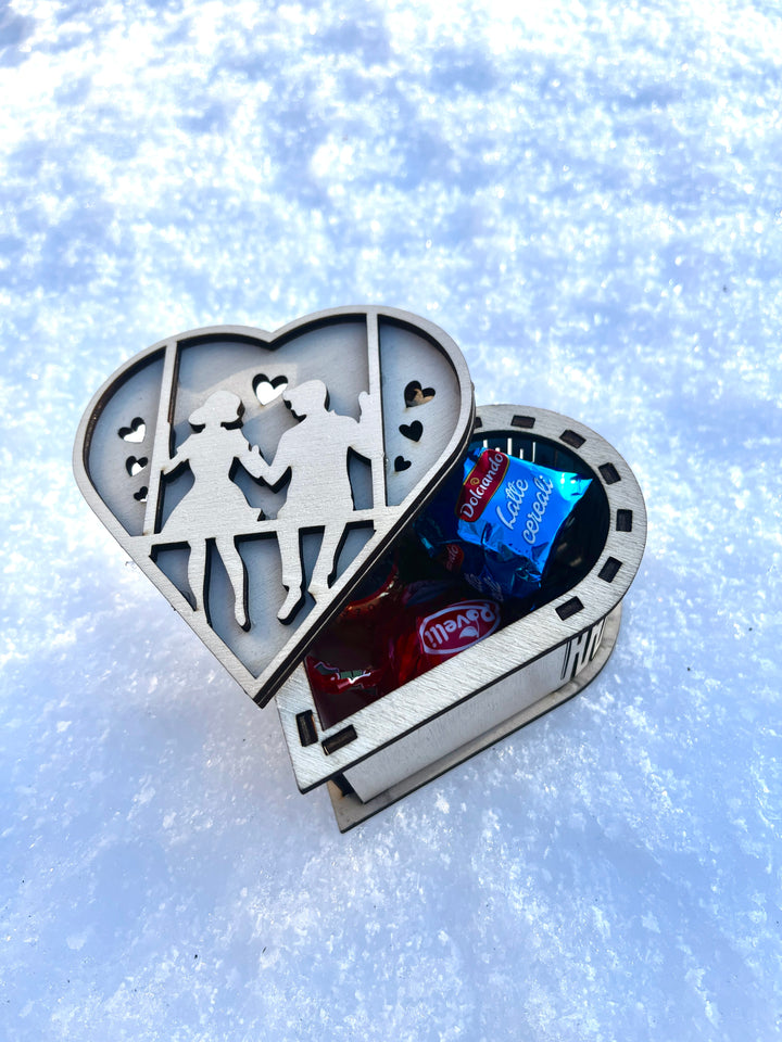 Lesena valentinova škatlica »Skupaj skozi čas«